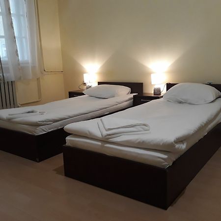 Guest Rooms Heart Of Sofia Bagian luar foto